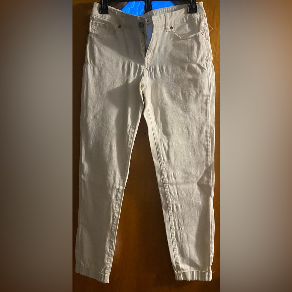 Size 5 Basic Wear WAX JEAN LOS ANGELES/ EST 1992 White Jeans.